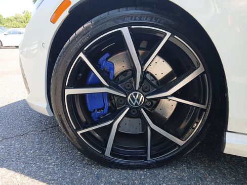 Used 2023 Volkswagen Golf R AWD/4WD image 27