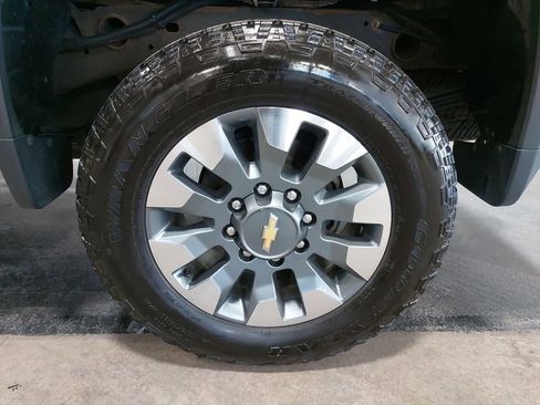 Used 2024 Chevrolet Silverado 2500 Custom w/ Custom Value Package AWD/4WD image 36