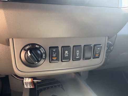 Used 2019 Nissan Frontier SV w/ Value Truck Package AWD/4WD image 20