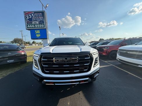 Used 2025 GMC Yukon AT4 w/ AT4 Premium Package AWD/4WD image 9