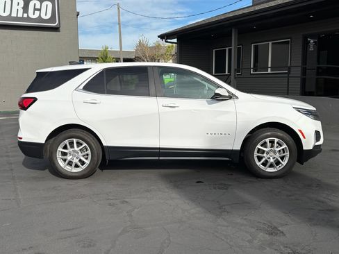 Used 2023 Chevrolet Equinox LT w/ Driver Convenience Package AWD/4WD image 5