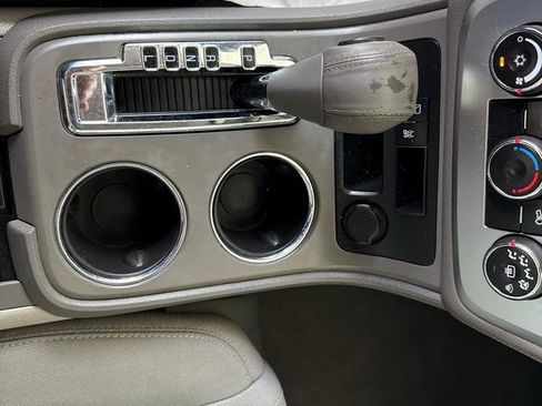 Used 2014 GMC Acadia SLE FWD image 10