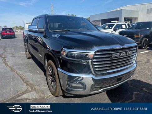 Used 2025 RAM 1500 Laramie AWD/4WD image 3