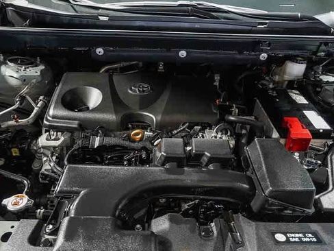 Certified 2022 Toyota RAV4 XLE Premium image 31