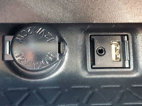 Used 2019 Toyota RAV4 LE image 30