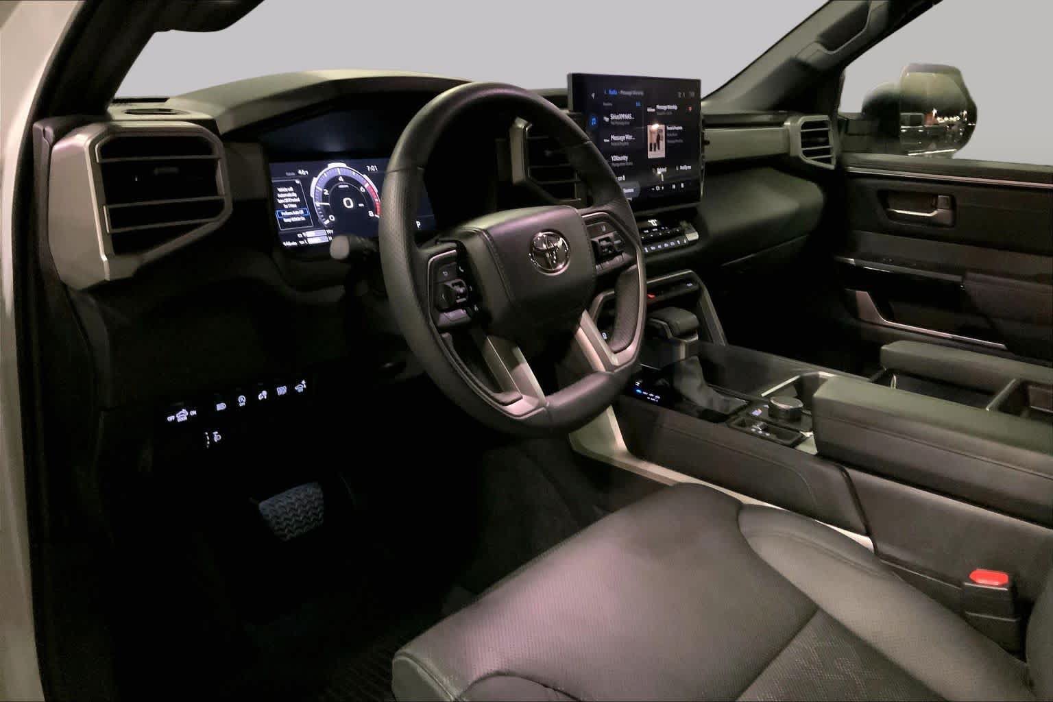 Used 2025 Toyota Tundra Limited AWD/4WD image 16