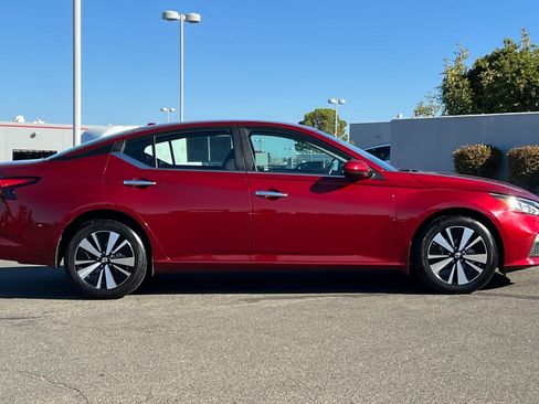 Used 2022 Nissan Altima 2.5 SV AWD/4WD image 6