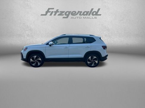 Used 2025 Volkswagen Taos SE AWD/4WD image 5