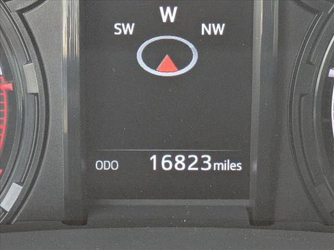 Used 2022 Toyota 4Runner SR5 Premium image 9