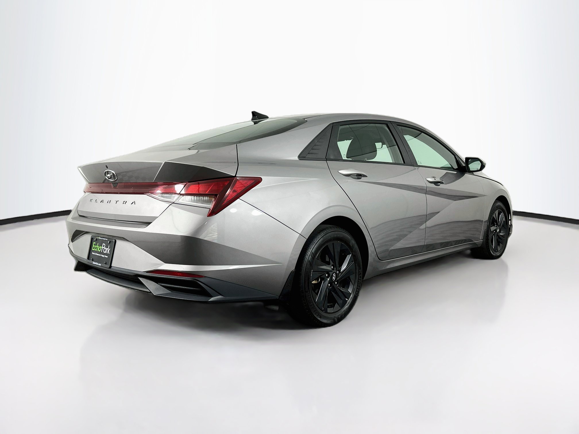 Used 2022 Hyundai Elantra SEL FWD image 9
