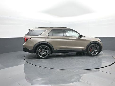 New 2026 Ford Explorer ST w/ Sun And Sound Package image 8