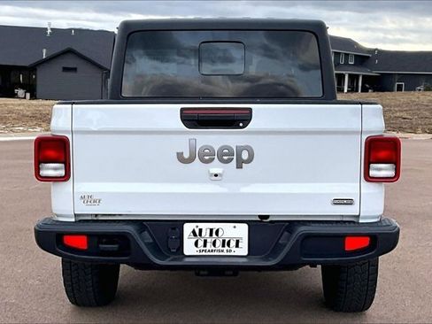 Used 2023 Jeep Gladiator Overland image 6