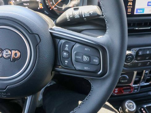 New 2026 Jeep Wrangler Unlimited Rubicon AWD/4WD image 27