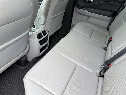 Used 2017 Honda Ridgeline RTL-T image 13