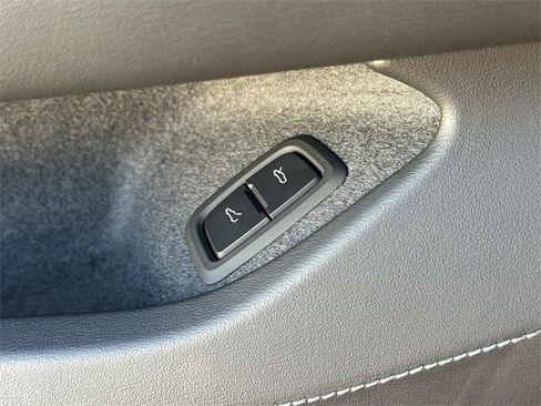 Used 2023 Chevrolet Corvette Stingray Convertible w/ Battery Protection Package image 36