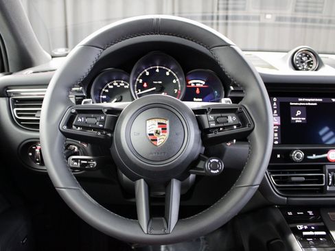 New 2026 Porsche Macan image 26