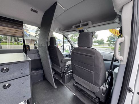 Used 2017 Ford Transit 150 XLT image 43