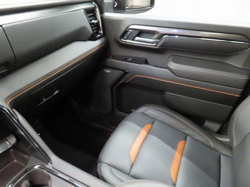 Used 2025 GMC Sierra 2500 AT4 w/ AT4 Premium Plus Package image 30