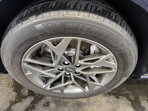 Used 2024 Genesis GV70 2.5T w/ Advanced Package AWD/4WD image 12