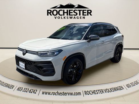 Used 2026 Volkswagen Tiguan SE R-Line AWD/4WD image 2