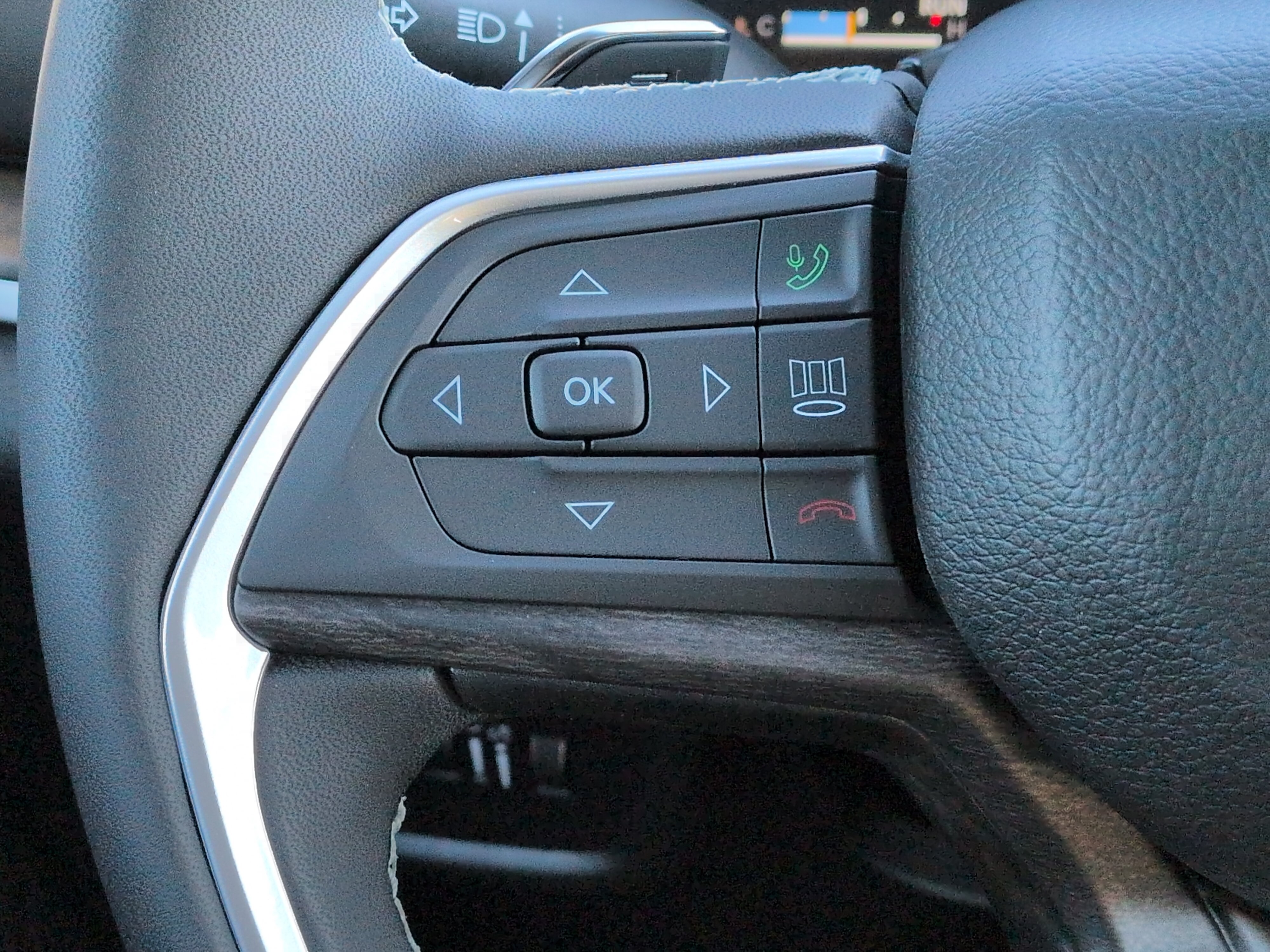 New 2026 Jeep Grand Cherokee Altitude AWD/4WD image 24