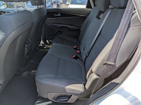 Used 2020 Kia Sorento L FWD image 29