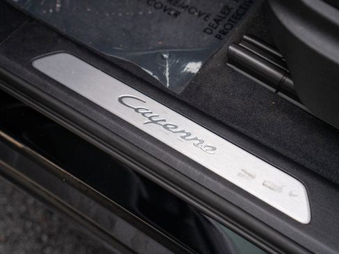 Used 2019 Porsche Cayenne image 11