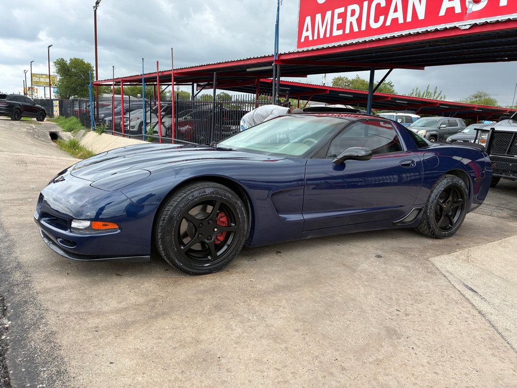 Used 2004 Chevrolet Corvette Coupe w/ Preferred Equipment Group RWD image 12
