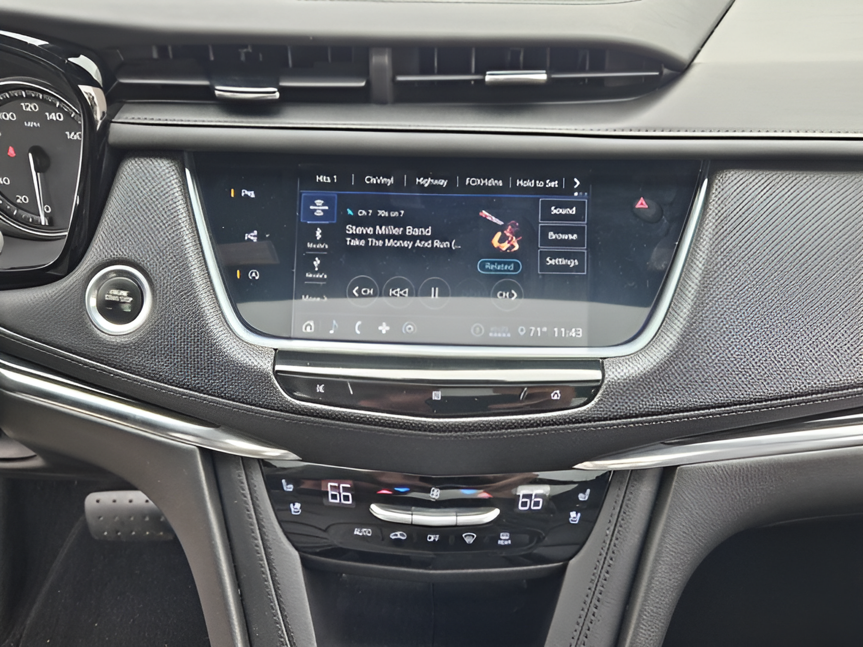 Used 2020 Cadillac XT5 Premium Luxury AWD/4WD image 16