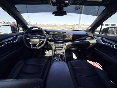 Used 2021 Cadillac XT6 Premium Luxury image 10