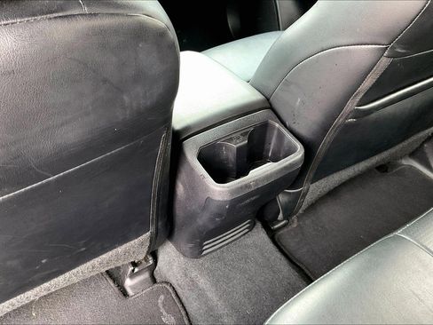 Used 2022 Toyota Tacoma Limited image 11