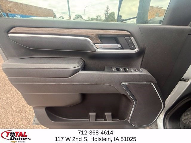 Used 2025 Chevrolet Silverado 2500 LT w/ Convenience Package AWD/4WD image 9