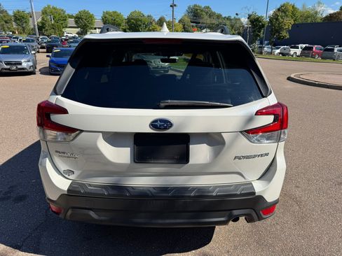 Used 2022 Subaru Forester Premium AWD/4WD image 6