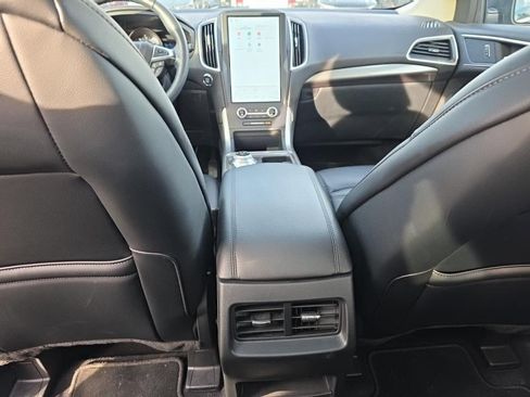 Used 2023 Ford Edge SEL w/ Convenience Package image 7