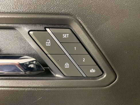 Used 2025 GMC Canyon Denali AWD/4WD image 18