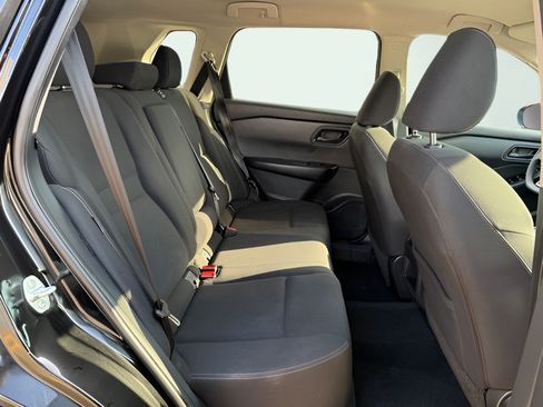 Used 2024 Nissan Rogue S FWD image 10