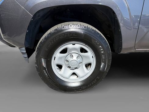 Used 2020 Toyota Tacoma SR w/ SR Convenience Package RWD image 9