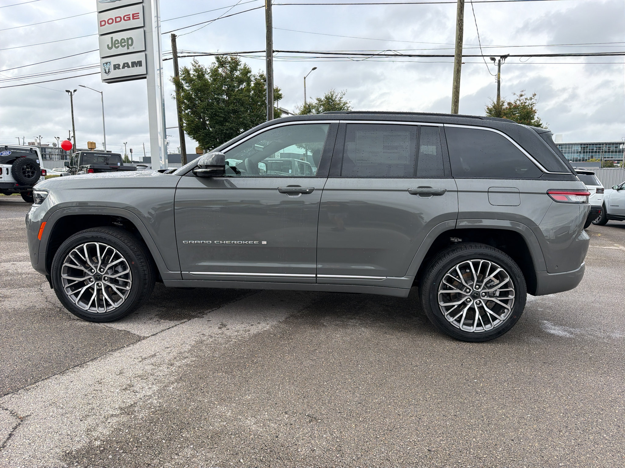 New 2027 Jeep Grand Cherokee Summit AWD/4WD image 10