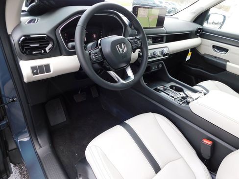 New 2026 Honda Pilot Touring image 15