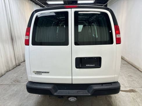 Used 2018 Chevrolet Express 2500 w/ Driver Convenience Package image 7