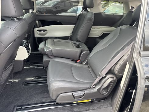 Certified 2024 Kia Carnival SX Prestige image 19