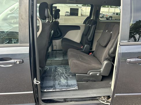 Used 2013 Dodge Grand Caravan SE FWD image 21