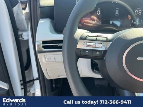 New 2025 Hyundai Tucson SE image 14