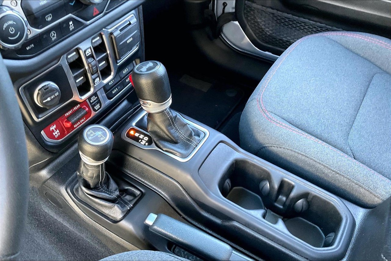 Used 2024 Jeep Wrangler Unlimited Rubicon AWD/4WD image 29