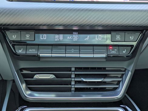 Used 2024 Audi e-tron GT Premium Plus w/ Executive Package image 20