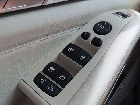 New 2026 BMW X7 M60i image 24