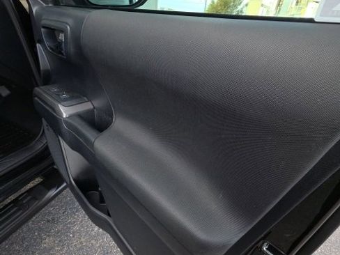 Used 2019 Toyota Tacoma Limited image 24