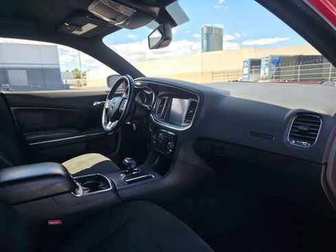 Used 2013 Dodge Charger SE w/ Connectivity Group image 9