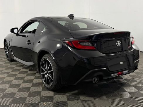 New 2025 Toyota GR86 Base image 5