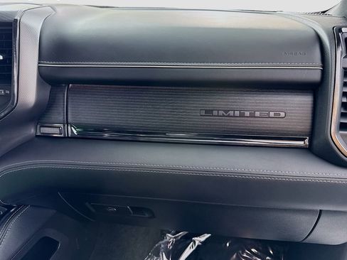 Used 2022 RAM 1500 Limited w/ Body-Colour Bumper Group AWD/4WD image 19